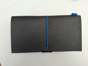 Cuaderno de piel negro